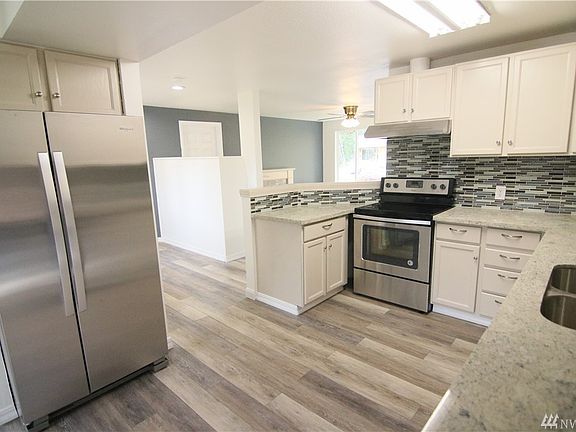 5th image of 2612 O St SE