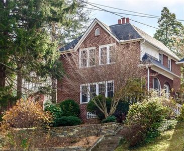 33 White Fawn Dr, Asheville, NC, 28801