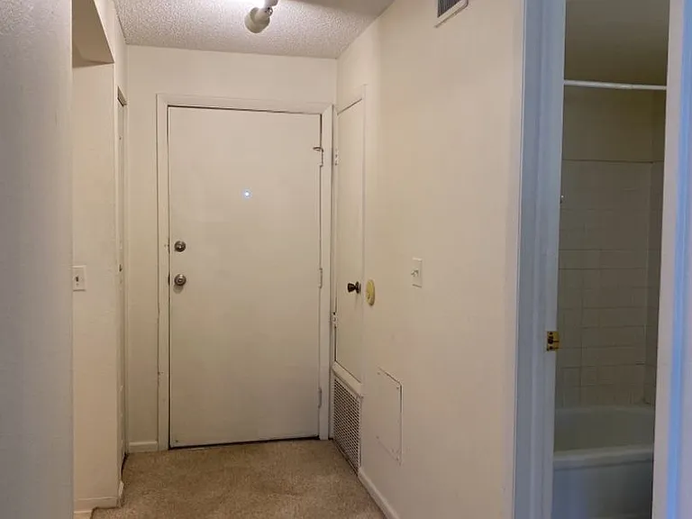 1705 Heatheridge Rd #I204 — Photo 9