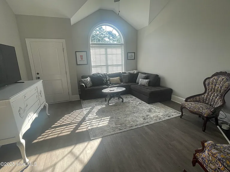 3217 Gordon Dr #A — Photo 15