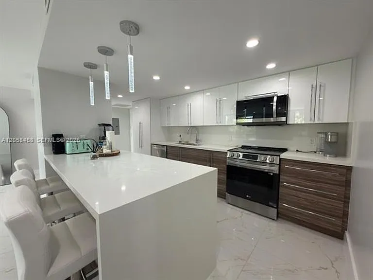 1800 Collins Avenue Cu #3H — Photo 20