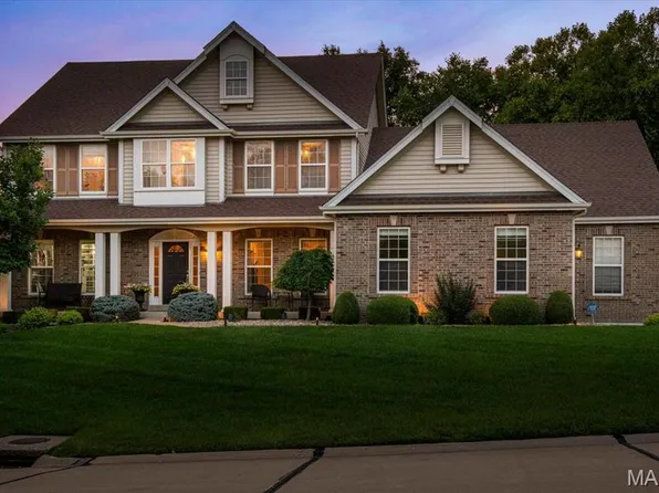 9031 Spy Glass Place Dr, O'Fallon, MO 63368