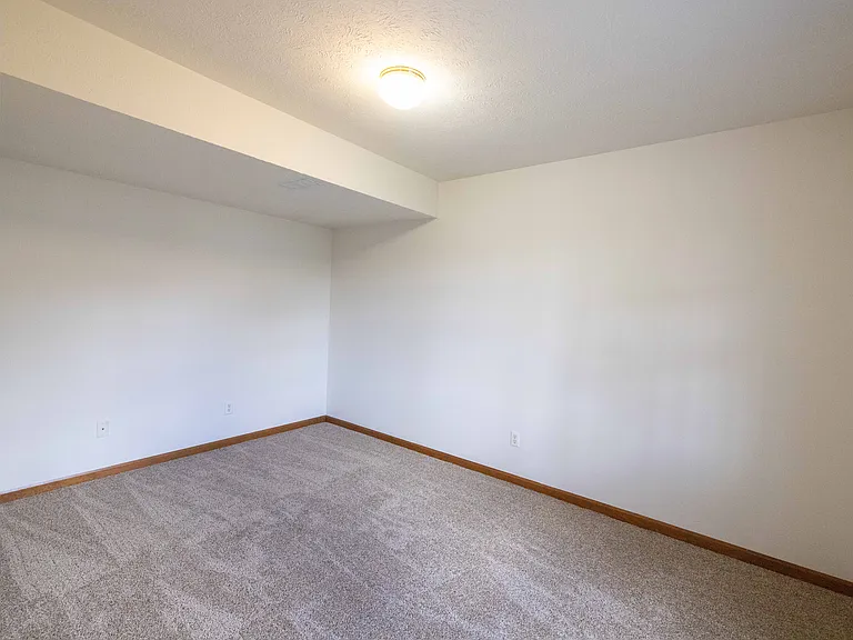 1200 Henry St — Photo 12