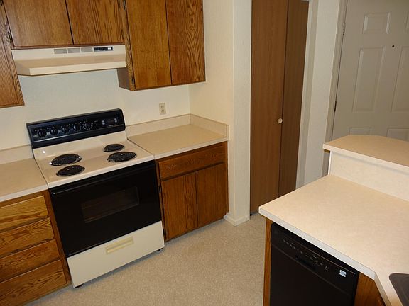 2nd image of 2025 Alsop Ln