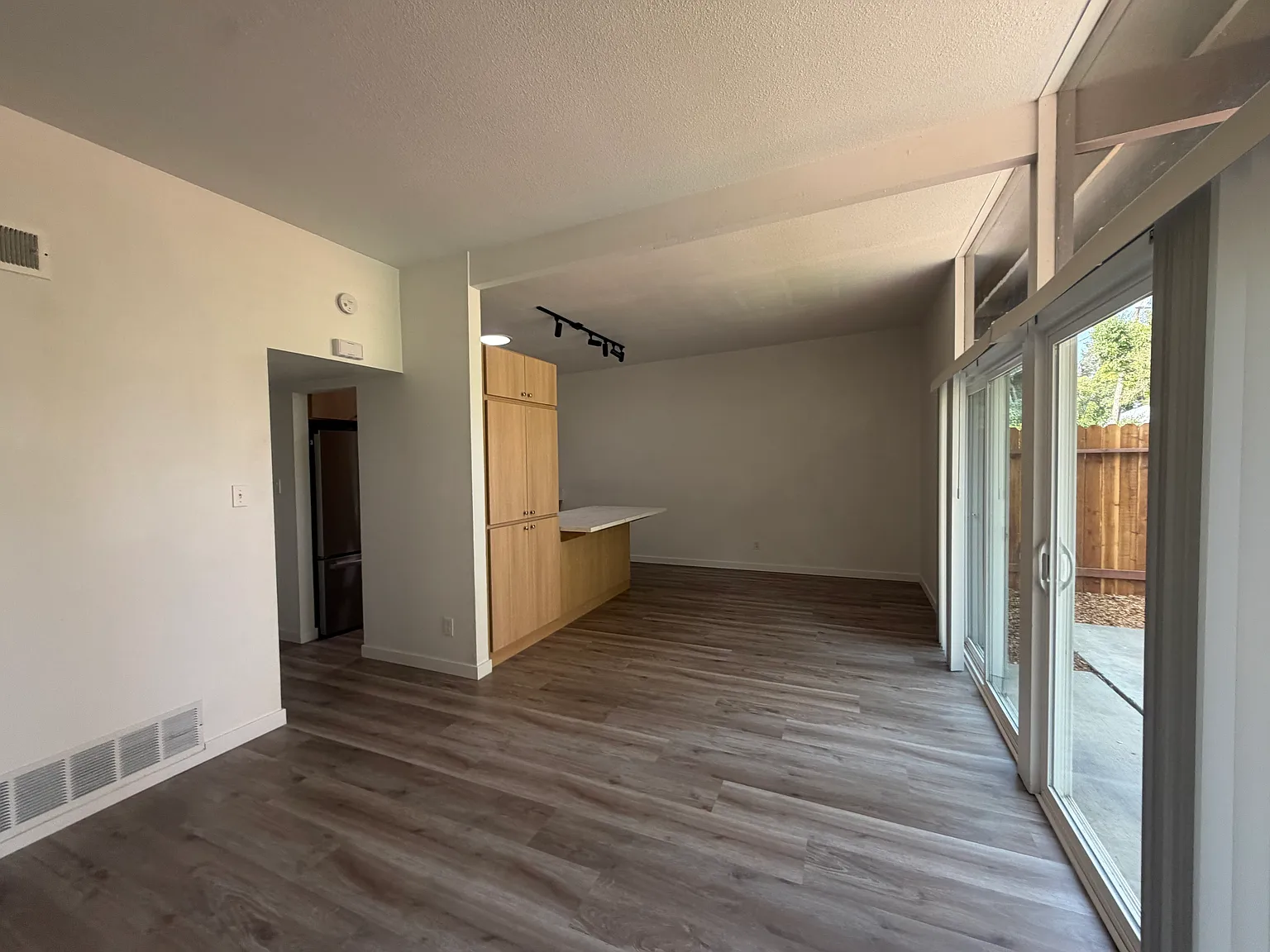 3 bed, 1.5 bath, $2,750 — Photo 2