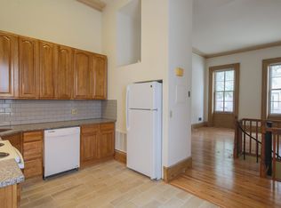 1719 Green St APT 1, Philadelphia, PA 19130