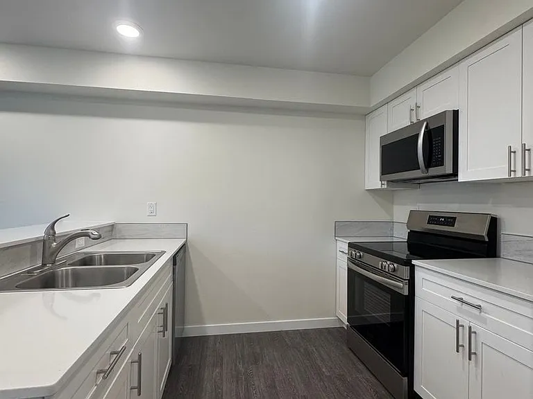 503 E Helena Ave — Photo 17