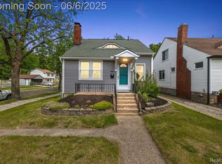 854 Pinecrest Dr, Ferndale, MI 48220