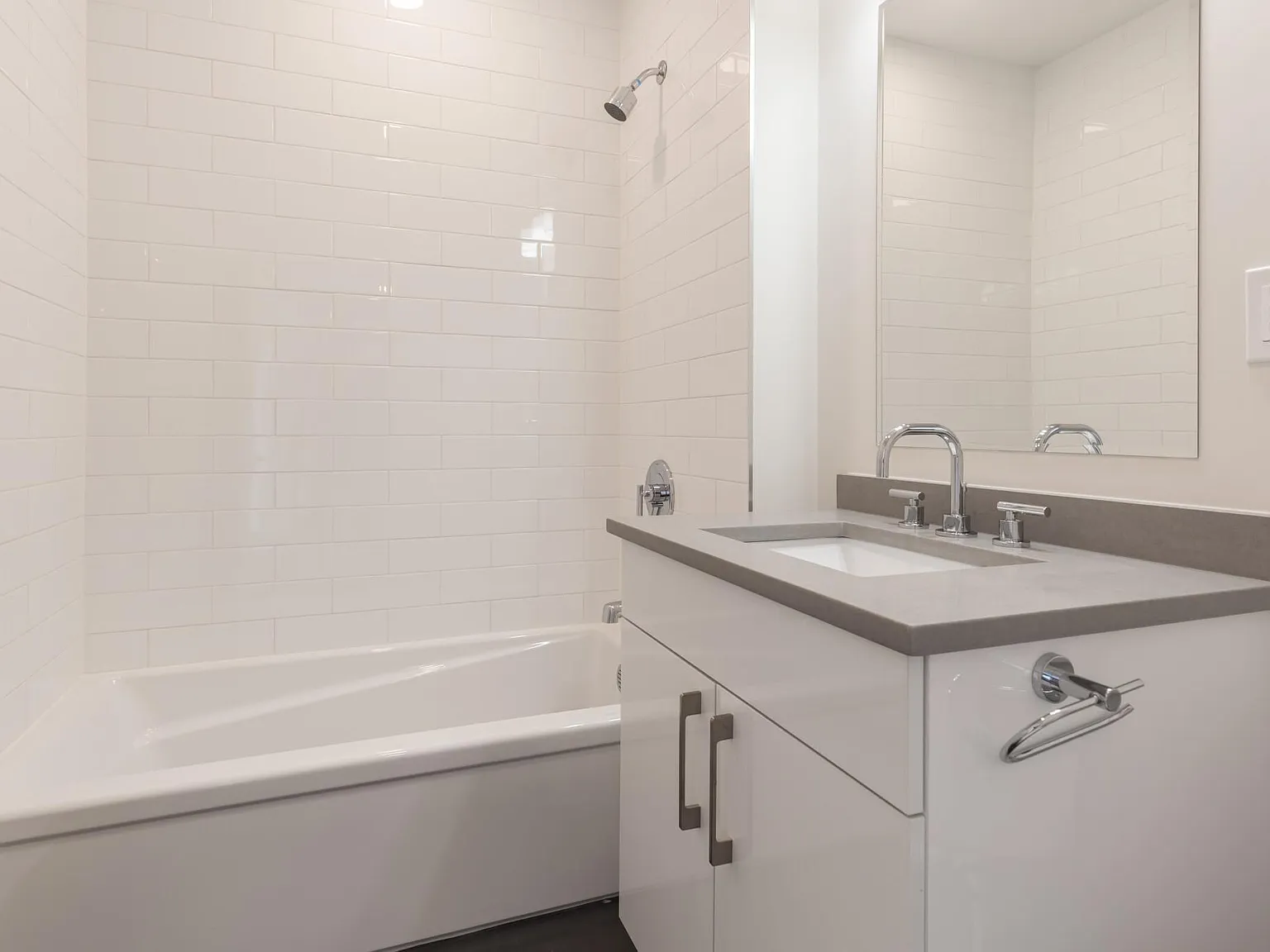 1 bed, 900 sqft, $3,200 — Photo 1
