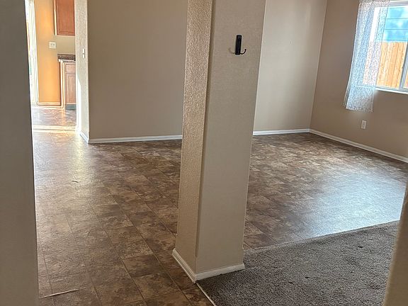 3rd image of 923 Silverqueen Rd