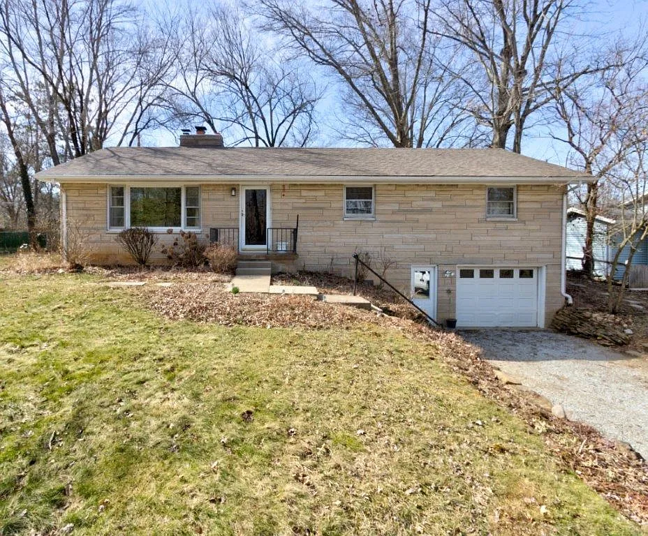 1606 S High St photo 1