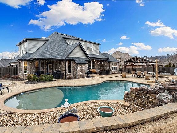 3rd image of 2927 Pebblestone Dr