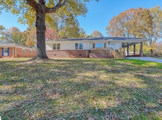 132 Walden Cir, Spartanburg, SC 29301