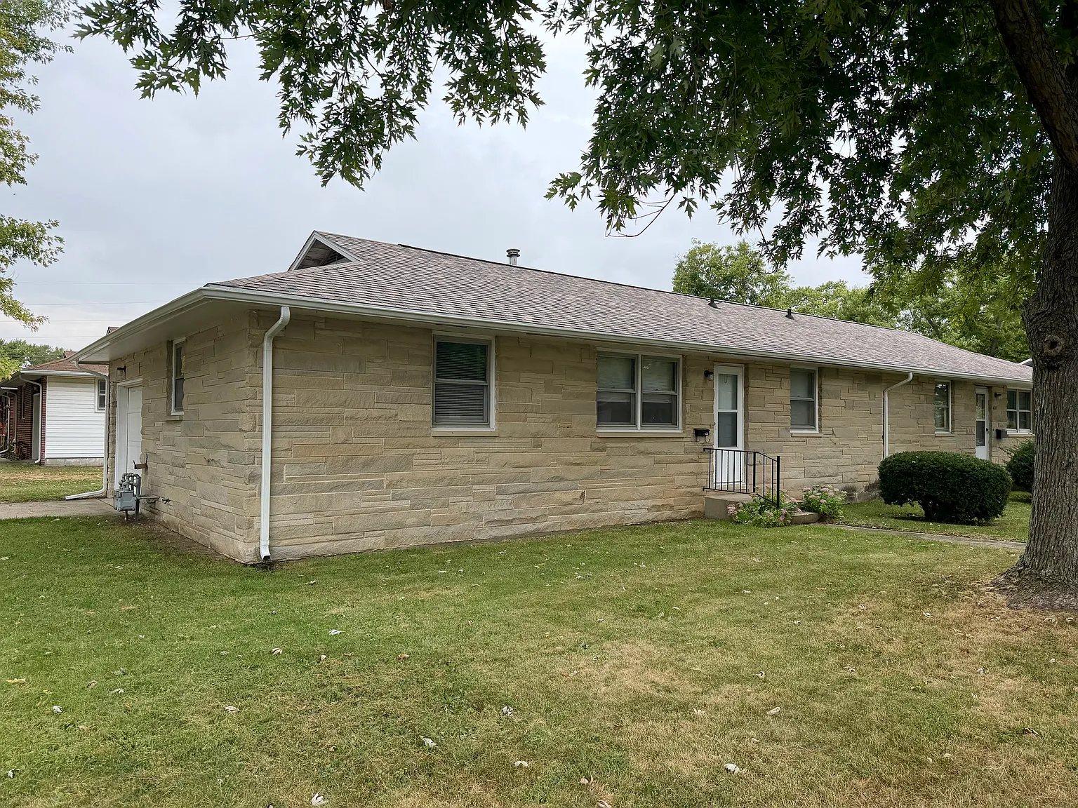 2 bed, $900 — Photo 2