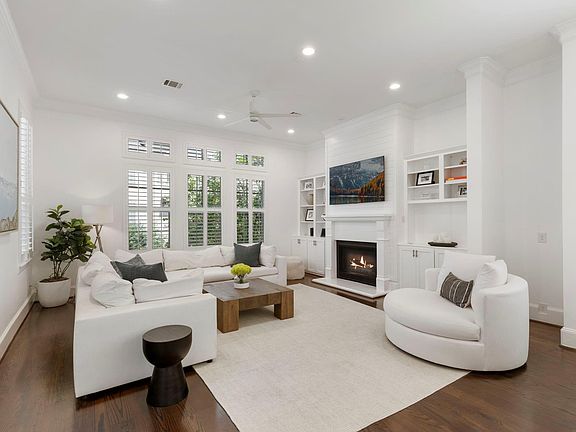 4th image of 66 Wooded Park Pl