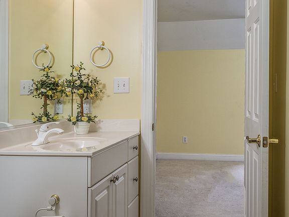 3rd image of 3508 Starmount Dr