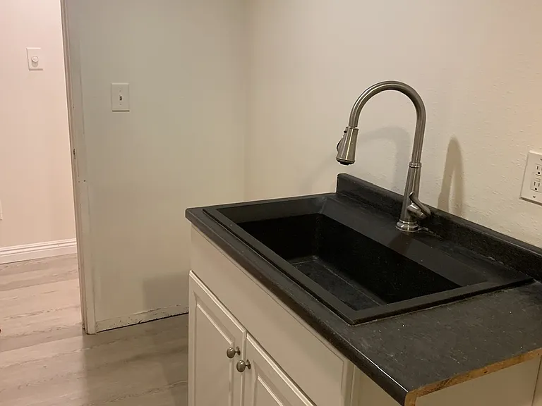 1039 N Barston Ave — Photo 15