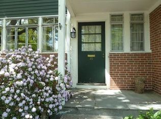 23 Robinson St, Cambridge, MA 02138