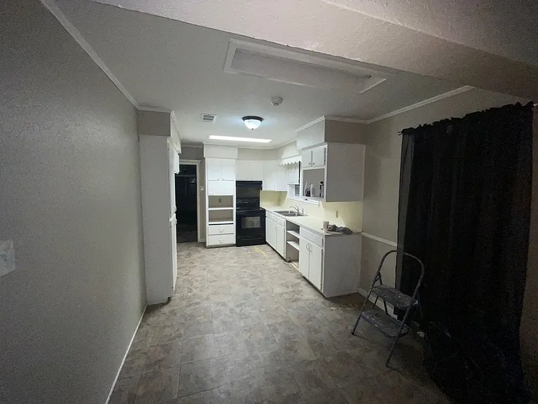 4236 Delaware St — Photo 5