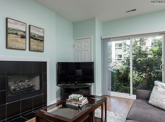 5th image of 903 N Richmond St #1