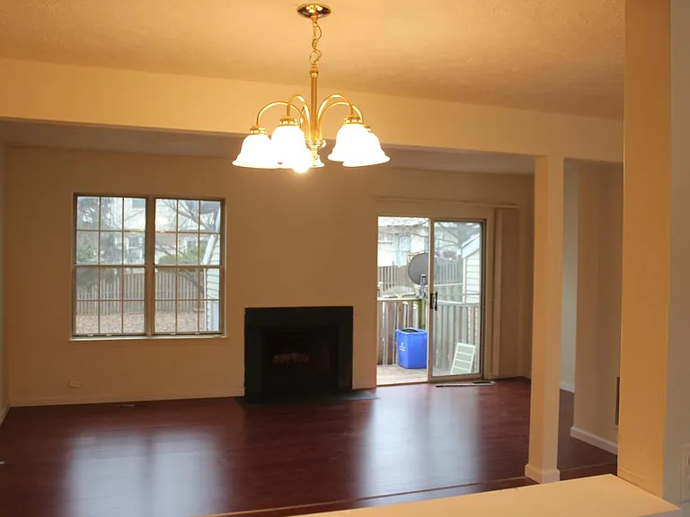 10 Crystal Rock Ct — Photo 5