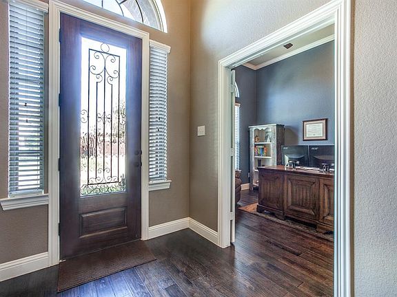 4th image of 10533 Jackson Hole Ln
