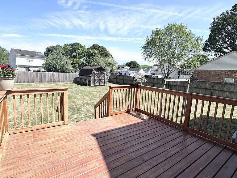 509 Bowling Green Ct — Photo 11