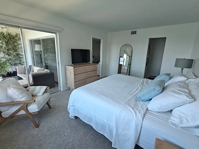 410 Wilma Cir #306 — Photo 5