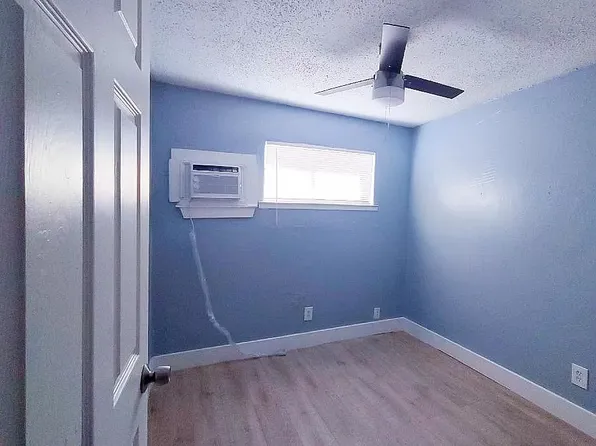 615 Yucca St APT 4, San Antonio, TX 78220