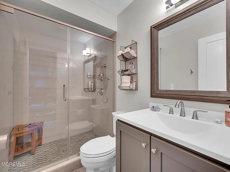 51 Wyckham Rd — Photo 27