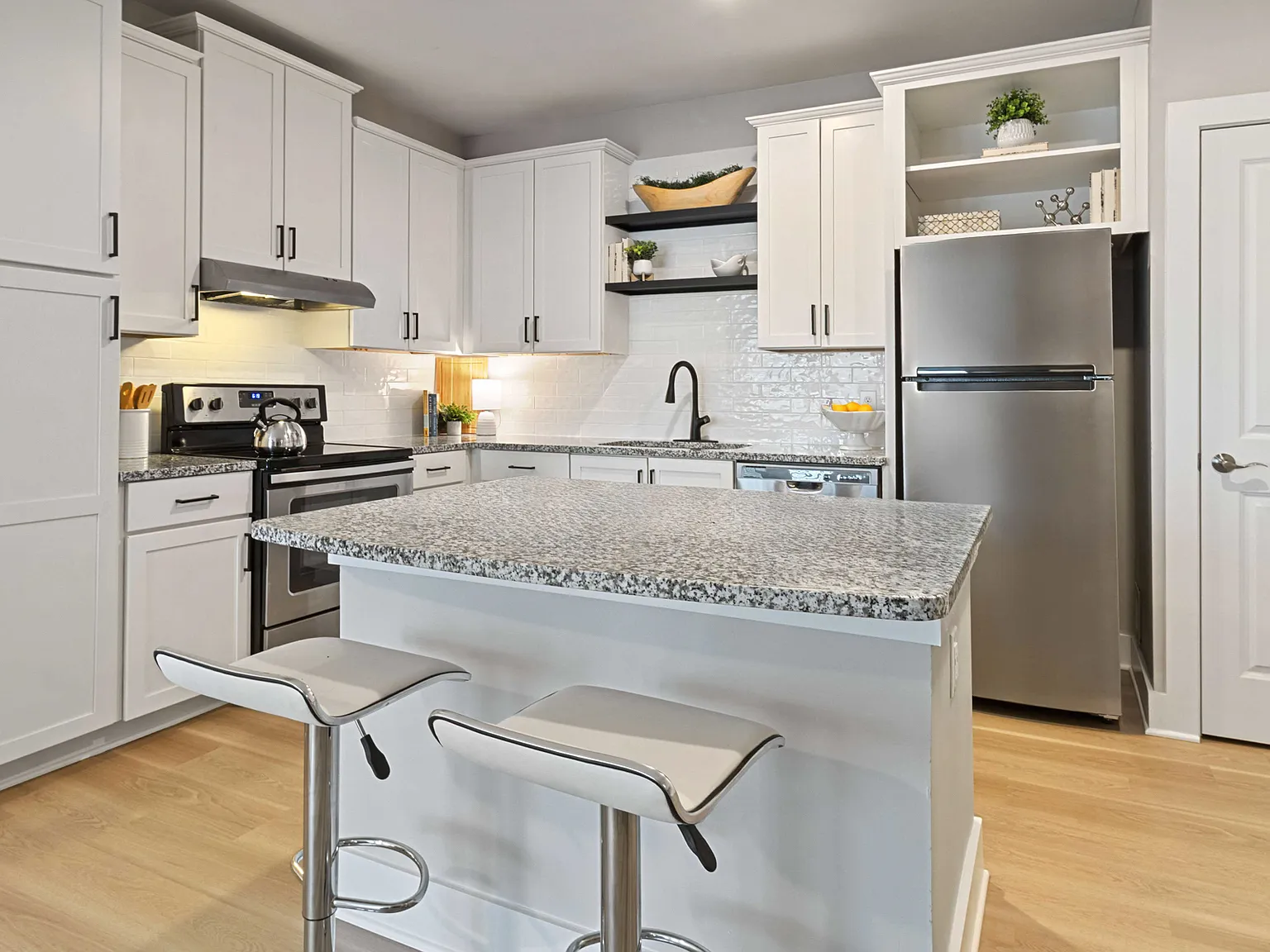 Artisan Station Apartments — Photo 2