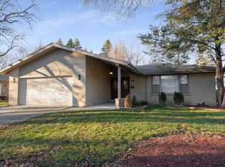 4130 Oakwood Ln, Matteson, IL 60443