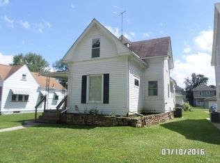 906 Bertch Ave, Waterloo, IA 50702