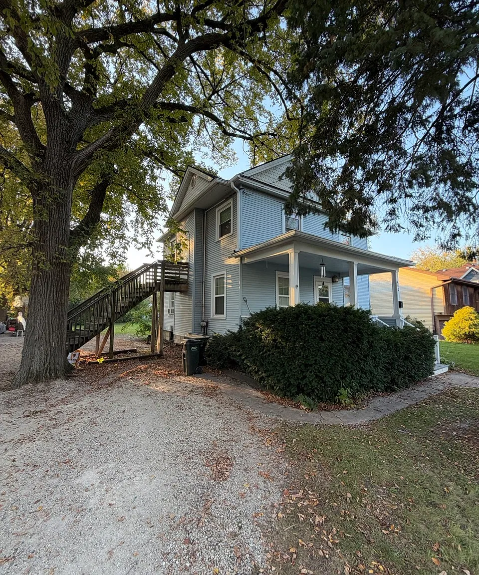 2 bed, 850 sqft, $1,785 — Photo 2