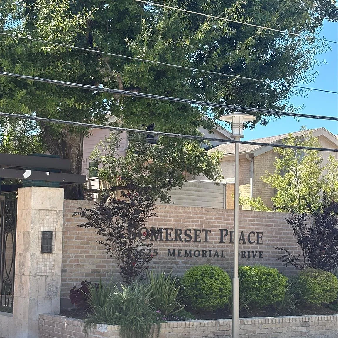 3 bed, 2.5 bath, 1782 sqft, $2,700 — Photo 2
