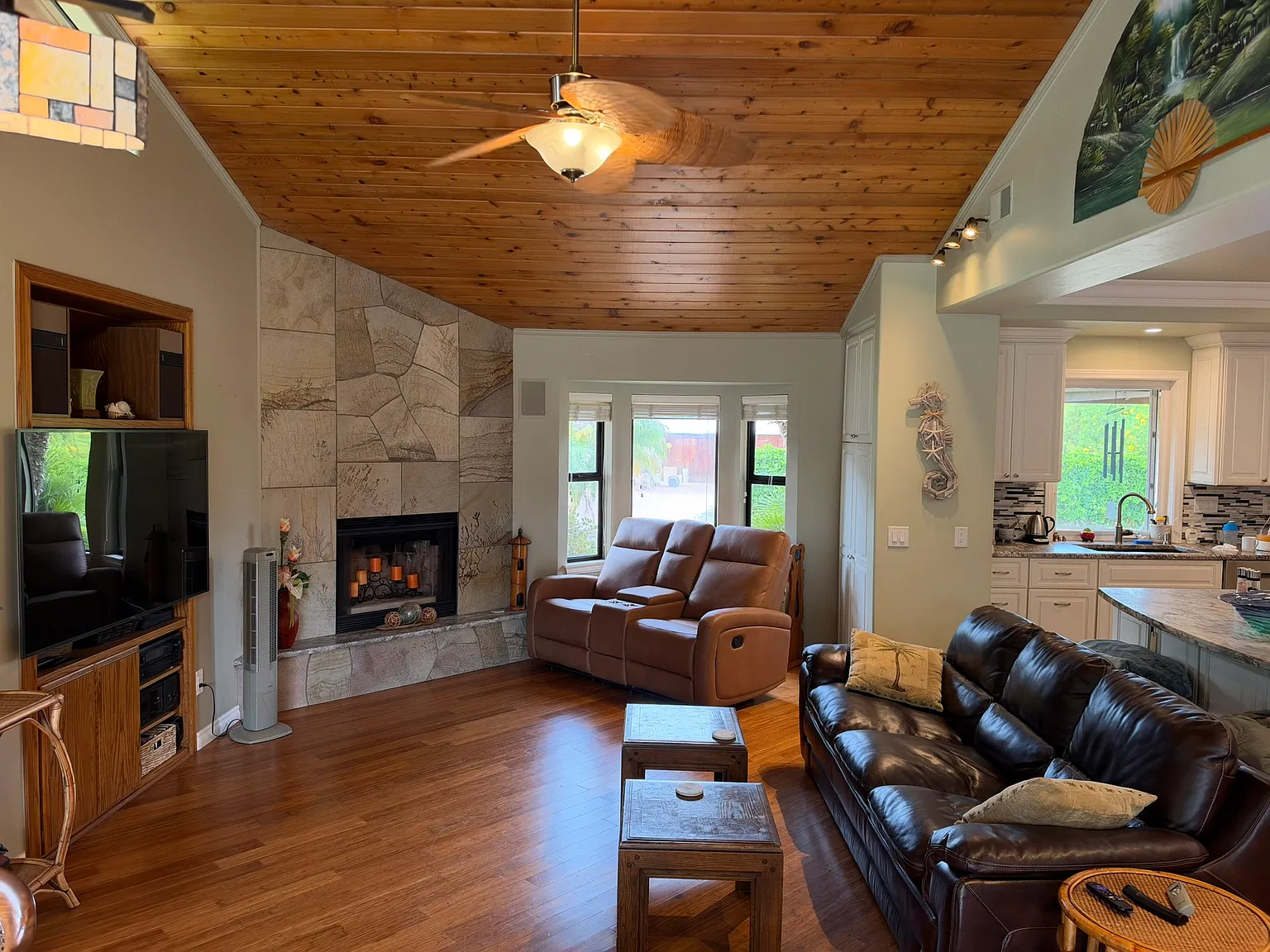 3 bed, 2.5 bath, 2858 sqft, $5,750 — Photo 1