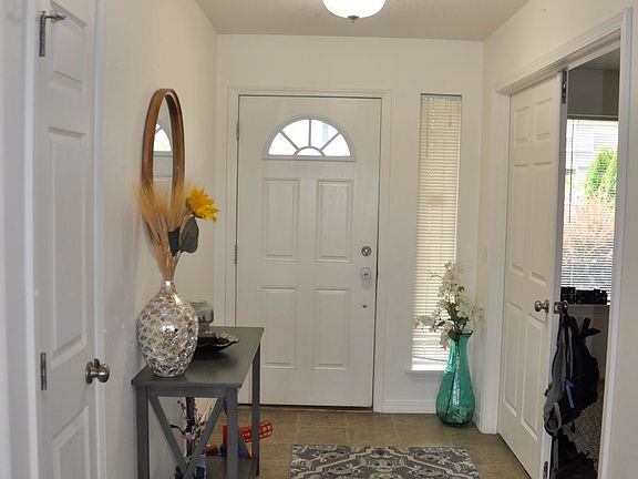 5th image of 1100 SW Latour Peak St