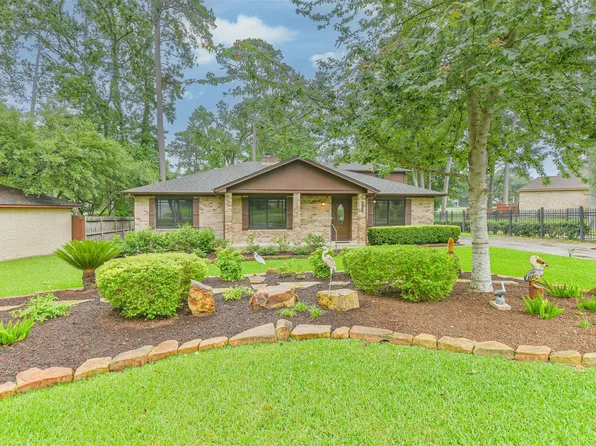 252 Springs Edge Dr, Montgomery, TX 77356