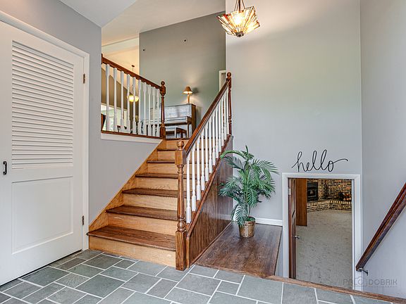 3rd image of 505 Lakepoint Dr