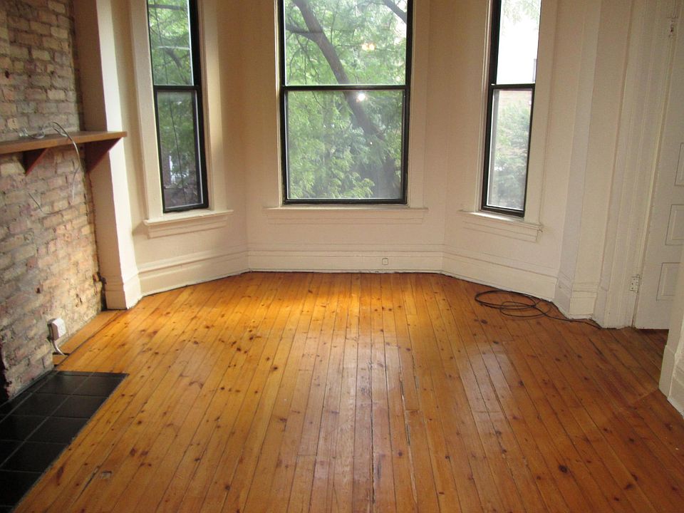 1st image of 836 W Cornelia Ave #2