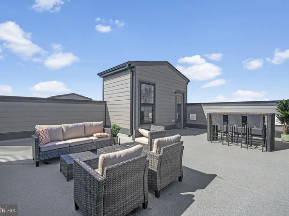 43796 Middleway Ter, Ashburn, VA 20147