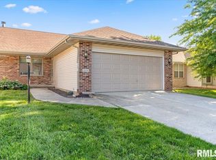 218 Eagle Ridge Dr, Chatham, IL 62629