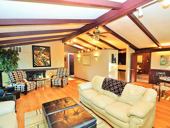 4th image of 2464 Elmwood Dr