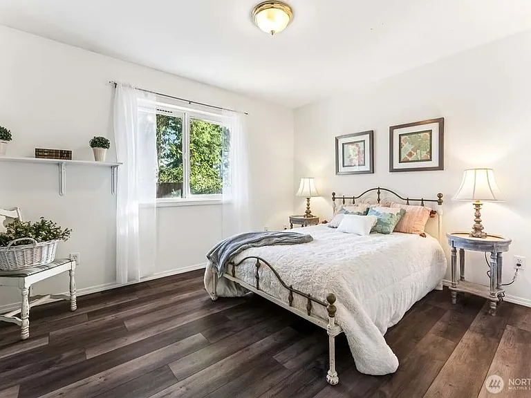 81 NE Santa Maria Ln — Photo 4