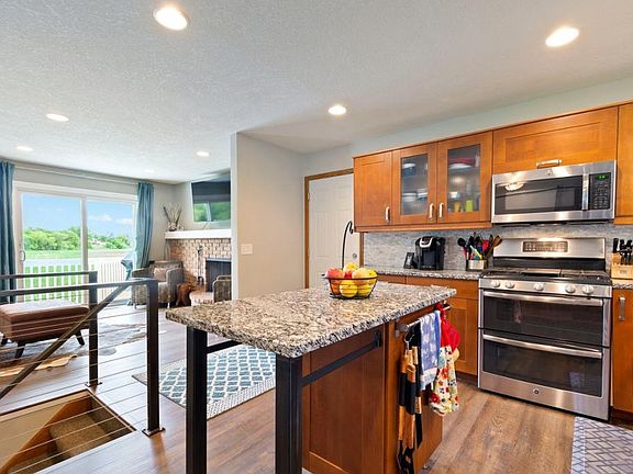 3rd image of 5630 Evergreen Ln N