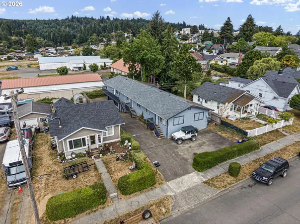 1063 S 4th St, Coos Bay, OR 97420