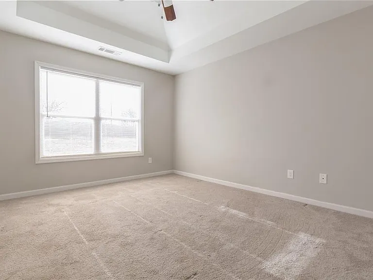 82 Gray Field Ct — Photo 18