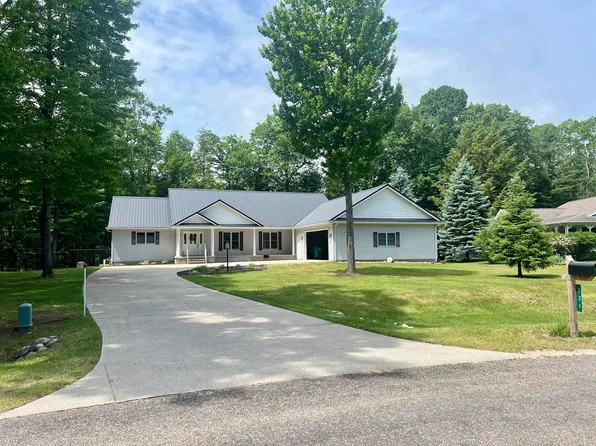 131 Indian Oaks Trl, Prudenville, MI 48651