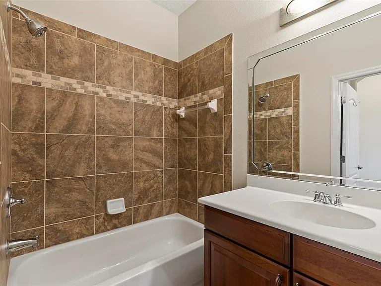 35 Riverview Bnd S #1841 — Photo 14