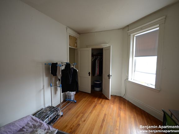 5th image of 1350-1352 Commonwealth Ave #19